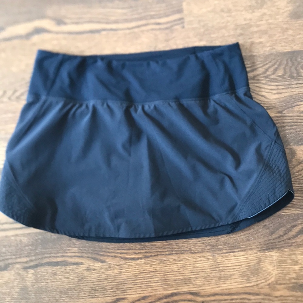 Lululemon LULULEMON Black Skirt Size 6